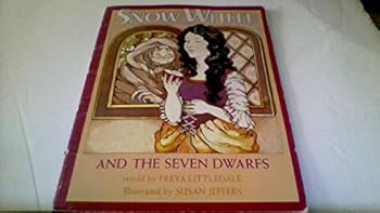 Paperback Snow White and the Seven Dwarfs: Freya Littledale Book