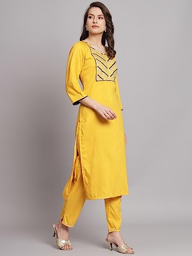 Image of VredeVogel Women Cotton Slub Straight Kurta Set With Pant and Net Embroidery Dupatta