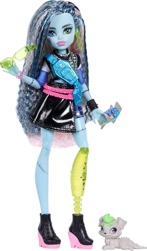 Monster High Frankie Stein Boneca com camisola curta e saia preta de pele sintética, com o seu cão Watzie e 7 acessórios, como auriculares, bolsa de cintura e aperitivos, JHK31