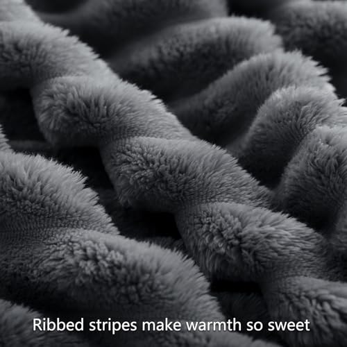RUIKASI Kuscheldecke Flauschig Decke Grau - 220x240cm XXL Fleecedecke Sofadecke Couchdecke für Wohnzimmer Deko Blanket, Weiche Wolldecke Warme Korddecke als Tagesdecke