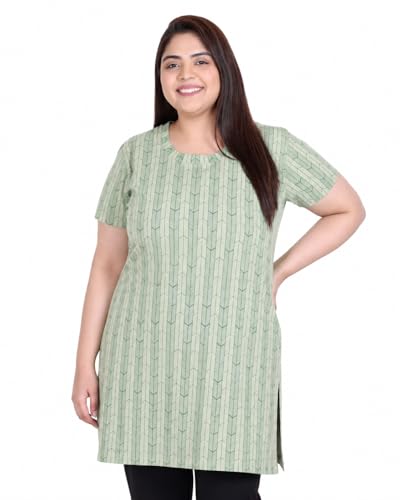 Image of In Love Women's All-Over Printed Cotton Plus Size Longline T-Shirt with Pockets