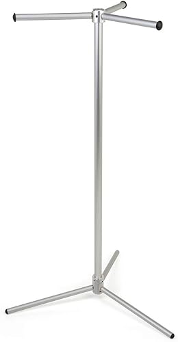 Displays2go Perchero de tres vías de brazo recto, portátil - aluminio