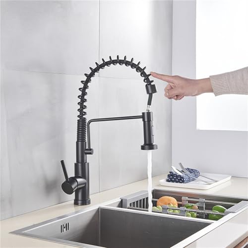 Grifo de cocina inteligente negro que elimina las manchas en el monomando con su sensor