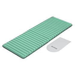 Bestway Esterilla Hinchable Rectangular con Aislam...: Tamaño: 1,98 m x 71 cm x 7,5 cm (78 in x 28 in x 3 in) Compatible con un saco de dormir de tamaño grande Valor R de 2,7, adecuado para climas fríos Peso de la esterilla: 1,06 kg (2 lbs 5 oz) Contenido: 1 esterilla hinchable, 1 saco de inflado, 1 parc...