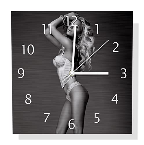 Wallario Design Wanduhr Sexy Beine - Blondine mit Langen Beinen in Unterwäsche aus Aluverbund, Alu-Uhr Größe 30 x 30 cm, weiße Zeiger mit Metalloptik