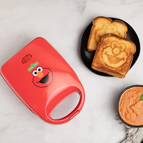 Uncanny Brands Sesame Street Elmo Single Sandwich Maker - Sesame Street Kitchen Appliance