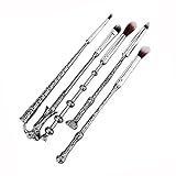 Muy suaves, estos pinceles de maquillaje están hechos de fibra de primera calidad, delicado, súper suave, no se desprenden fácilmente, gran cuidado para su piel.