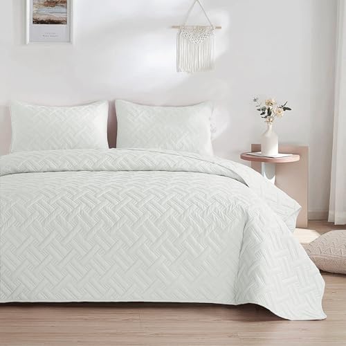 Image of BSB HOME 100% Cotton Ultrasonic 280 Tc Solid King Size Quilted Bed Cover /Bedspread /Rajaai with 2 Pillow Case, (Luxurious, Pure White, 90X100 Inches, 254X228 cm)