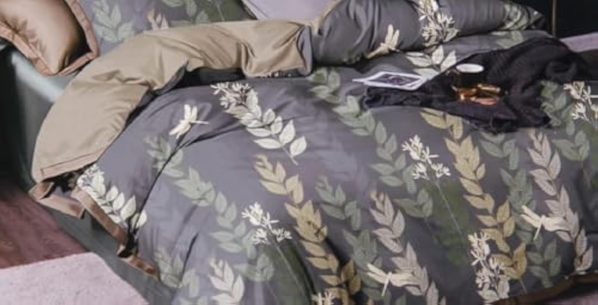 Super King Size 4-Piece Bedding Set with Comforter and Bedsheet