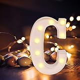 Más opciones: 28 estilos distintos entre los que elegir. 26 letras de la A a la Z, 1 «&» y 1 corazón. Utiliza estas luces de letras y símbolos para escribir cualquier nombre, frase, saludo, la forma cariñosa en la que llamas a tu pareja o a un familiar, una palabra favorita sobre algún evento especial, en fiestas, cumpleaños, bodas, decoración navideña para el hogar, etc.