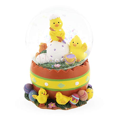 Chicks Decorating Easter Eggs Mini Water Snow Globe