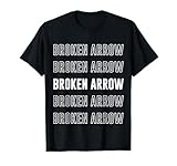 Die Designs wiederholen das Wort Broken Arrow fünfmal in einem vertikalen Layout, was das perfekte Geschenk für Broken Arrow ist.
