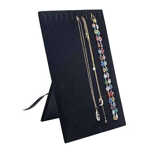 Stands pour bijoux et chaînes pour ranger son dressing moderne