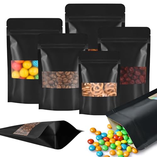Paquete de 100 bolsas de papel kraft negras con ventana, bolsas resellables de pie, bolsas de embalaje de alimentos a prueba de olores de 4.7 x 7.9 pulgadas, para carne seca de res, café, papas fritas