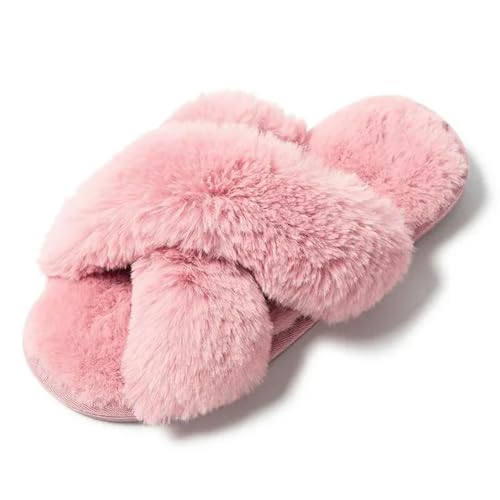 Mettez fin aux pieds froids avec ces pantoufles en peluche chaude