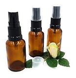 Pack de 3 botellas de cristal de 50 ml color ámbar marrón con tapa negra atomizadora. Las botellas son ideales para el manejo simplista de aceites esenciales, aguas de flores, perfumes, fragancias, aromaterapia y una variedad de otras soluciones.