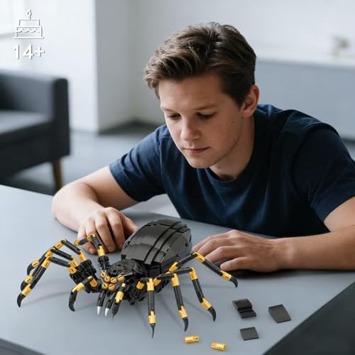 Image of HIGH GODO Wild Animals Spider Building Set, Magic Animal Black Spider Model Kit, Horror Halloween Spiders Toy for Teens Adults 14+ (445PCS)