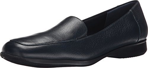 Image of Trotters Women's Jenn Loafer