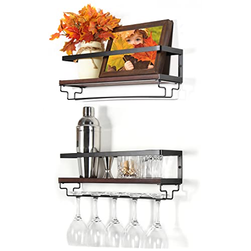 Organiza tu vino con estilo. Esta estantería de pared de madera y hierro es perfecta para exhibir tus botellas y copas. Ideal para cocinas, baños o bares. Un toque vintage y elegante para tu hogar. ¡Fácil de montar y un regalo perfecto para los amantes del vino!