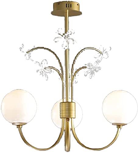 Lustre de salon doré résolvant le manque de luminosité avec ses 8 bras globe
