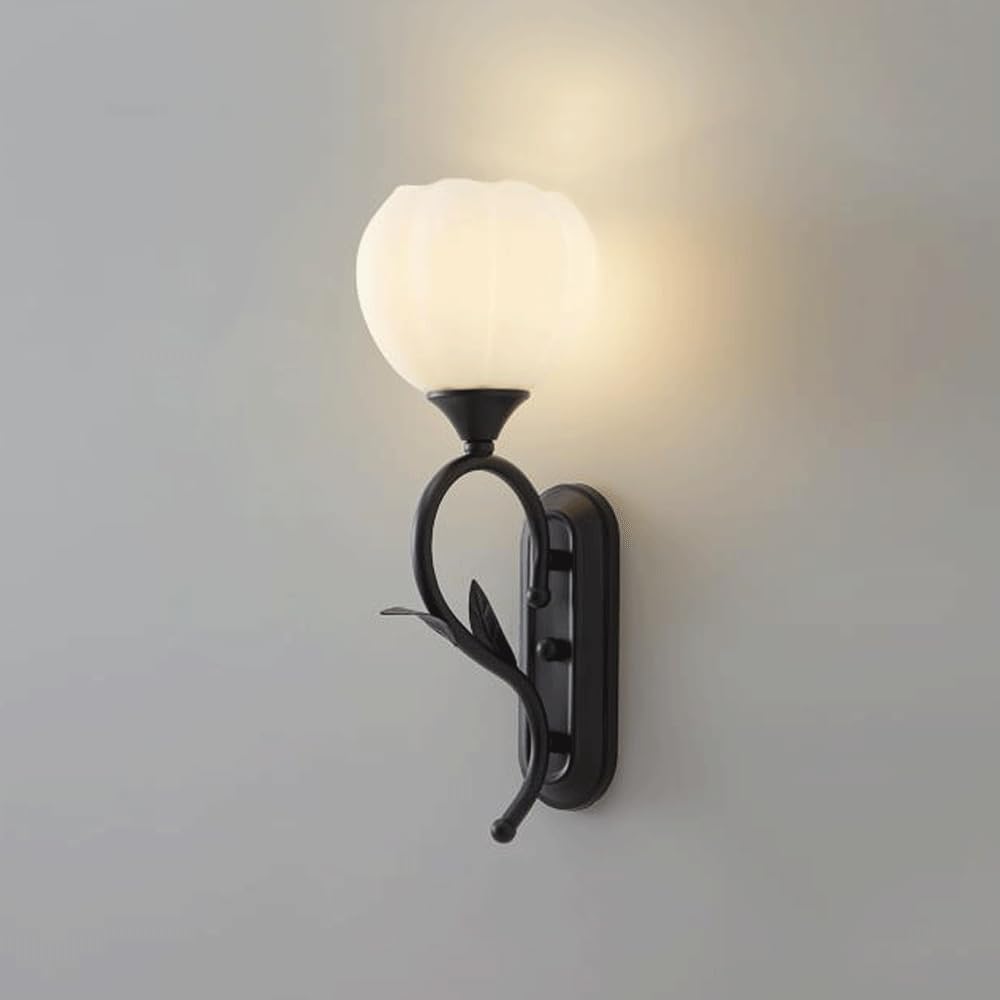 Lámpara de pared con flores y portalámparas E27 para una luz suave