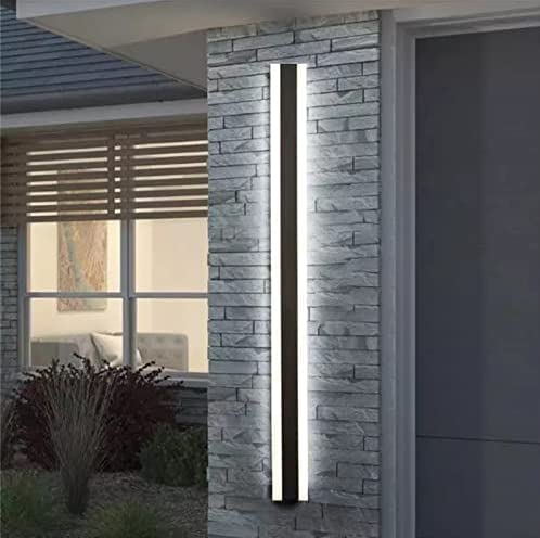 Applique murale LED extérieur longue bande pour éclairer une entrée sombre de jardin