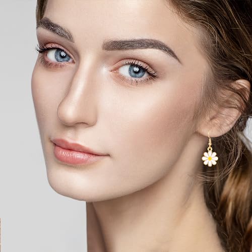 Daisy Flower Earrings for Women, Cute Sunflower Small Dangle Drop Earrings Gold Minimal Vintage Daisy Flower Hook Earrings Statement Jewelry Gift for Girls Teen Sweet Earrings4
