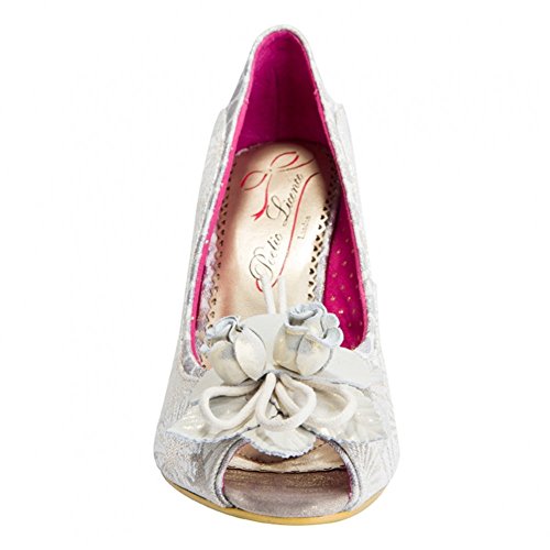 Poetic Licence, Bianco crema