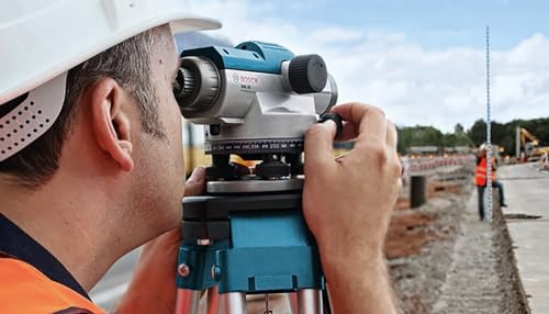 BOSCH GOL 32 32X Automatic Optical Level, Includes Plumb Bob, Tool Kit, & Carrying Case - Image 3