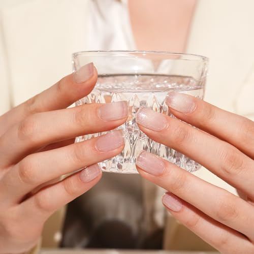 Uñas de gel semicuradas para solucionar el esmalte descascarillado 4