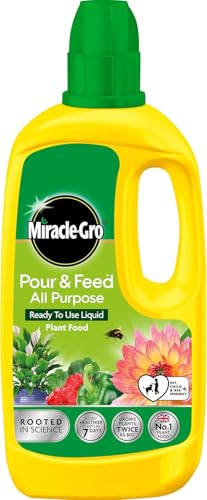 Miracle-Gro Pour & Feed 1L | Ready-to-Use Liquid Plant Food for Indoor & Outdoor Plants | Quick, Convenient Feeding with No Mixing Required