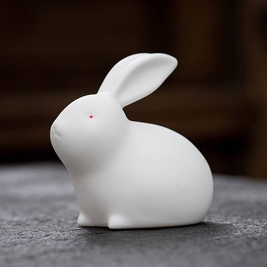 Amazon.co.jp: 白い陶製のウサギの置物、リビングの装飾