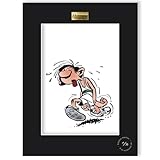 Cette affiche offset d'art dérivée de la bande dessinée de Gaston Lagaffe par Franquin est imprimée sur un papier d'art Conquéror Connoisseur 100% coton / 315g. Chaque exemplaire est encadré dans une Marie-Louise noire ornée d’une plaque en étain Akimoff. Edition limitée et numérotée à 99 exemplaires. Dimensions: 30x40cm. Course à pied.
