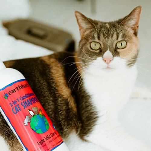 earthbath, Wild Cherry 2-in-1 Cat Conditioning Shampoo - Cruelty Free Cat Shampoo and Conditioner, Made in USA, Gentle Cat Conditioner, Kitty Shampoo & Cat Supplies, Safe Cat Wash - 16 Oz (1 Pack)