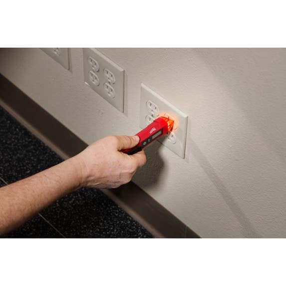 Milwaukee Electric - Non-Contact Voltage Detector WITHLASER Infrared TH