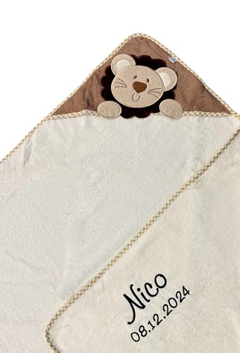 KIDDI-MEDIA Kapuzenhandtuch Bestickt mit Name und Geburtsdatum / 100x100 cm/kuschelig weich / 1A Qualität / 100% Baumwolle (Beige - LÖWE)