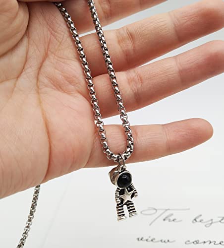 WAINIS 2 Pcs Stainless Steel Couples Necklaces Astronomy Spaceman Matching Couple Necklaces Valentine’s Day for Him Her or Best Friends Jewelry3