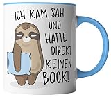 vanVerden Tasse - Ich kam, sah und hatte direkt keinen Bock! - Faultier mit blauem Kissen - beidseitig Bedruckt - Geschenk Idee Kaffeetassen, Tassenfarbe:Weiß/Blau