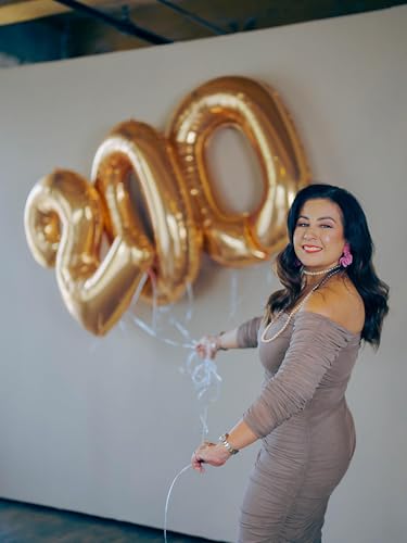 『Celebrate 200 episodes and my 50th Birthday with Me! 🥂』のカバーアート