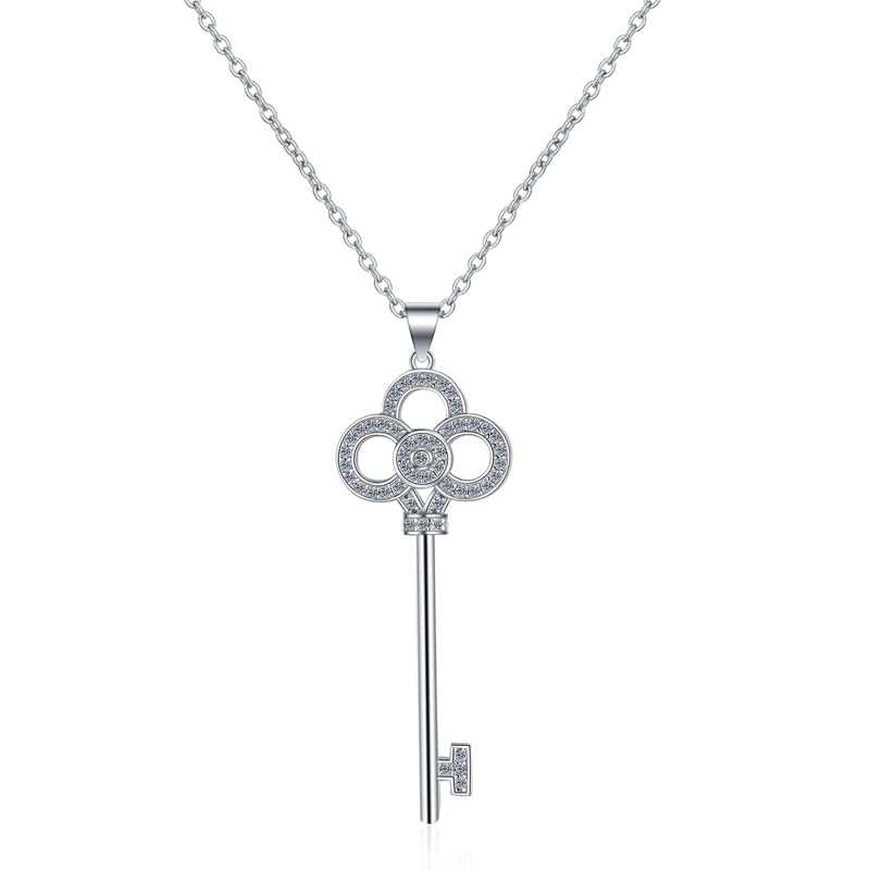 Pour la Saint-Valentin offrez ce collier moissanite et pendentif clé en argent
