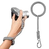❖ Boucle à boucle rapide ❖ Ce bracelet avec cordon pour poignet est équipé d'un mousqueton en titane qui vous permet de fixer ou de retirer des objets rapidement et facilement avec un simple clip. Le mousqueton comprend également un décapsuleur intégré, idéal pour ouvrir la bière, les boissons gazeuses et les sodas, parfait pour le camping, la randonnée, les voyages et la collecte.