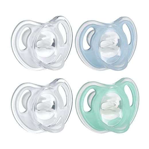Tommee Tippee Ultra-Light Silicone Pacifier, Symmetrical One-Piece Design, BPA-Free Silicone Binkies, 0-6m, 4-Count