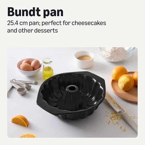 Amazon Basics Nonstick Bundt Pan, Dishwasher and Oven-Safe, 25.4 cm - Image 3