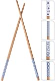 Die Packung enthält 4 Paar Bambus Essstäbchen im japanischen Design mit blau-weißen Mustern am Griff. Jedes Paar hat ein anderes Muster (siehe Abbildung).