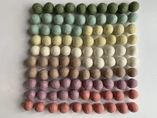 heidifeathers Handmade Felt Balls - Choose Size and Mix (2cm Pastels)