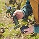 ALPEN Elektrische Gartenschere Wildhorn 40 - HSS-Titan-Klinge, 40 mm Schnittdurchmesser, 1 Li-Ion-Akkus, 3-fach-Ladegerät, Koffer & Zubehör