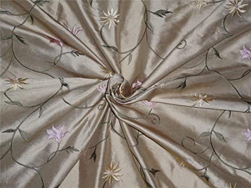 Tissu Dupioni en soie beige rigide pour structurer vos robes