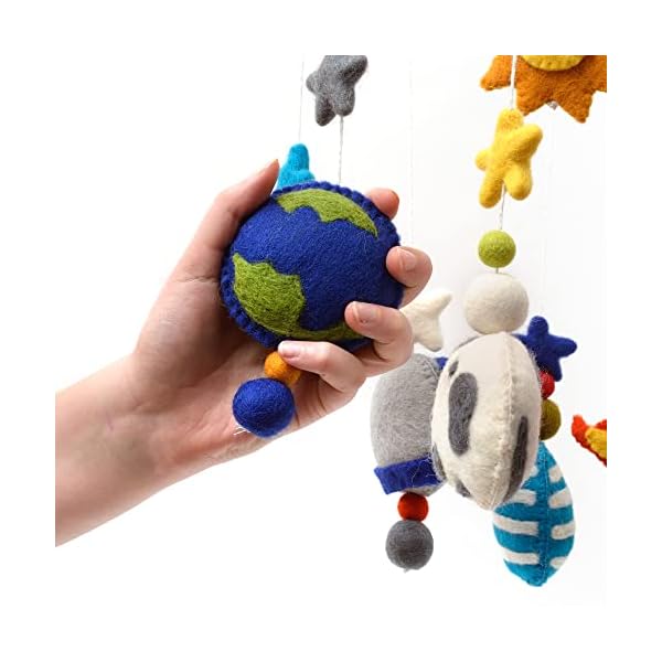 Glaciart One Space Nursery Mobile - Bunte Dekoration für Kinderbett, Babyzimmer - Handgefertigt, kindersicheres Holz, Filzwolle & Baumwolle - Sonnensystem-Dekoration für Mädchen & Jungen - 10x24 Zoll – Bild 7
