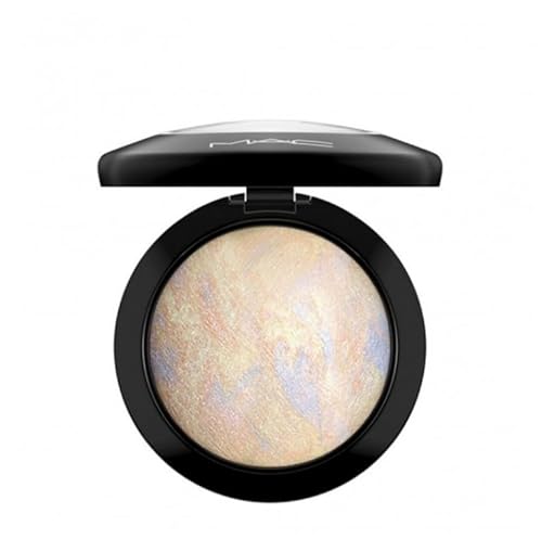 Image of MAC Cosmetics MINERALIZE SKINFINISH LIGHTSCAPADE Multi-Mineral Complex that gives brightness to the face and body 10 g