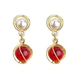 Pendientes de tuerca con diseño colgante de doble nivel en alambre de cobre bañado en oro, perla blanca de imitación y cuenta redonda brillante de color rojo intenso; pendientes colgantes de dos nivel